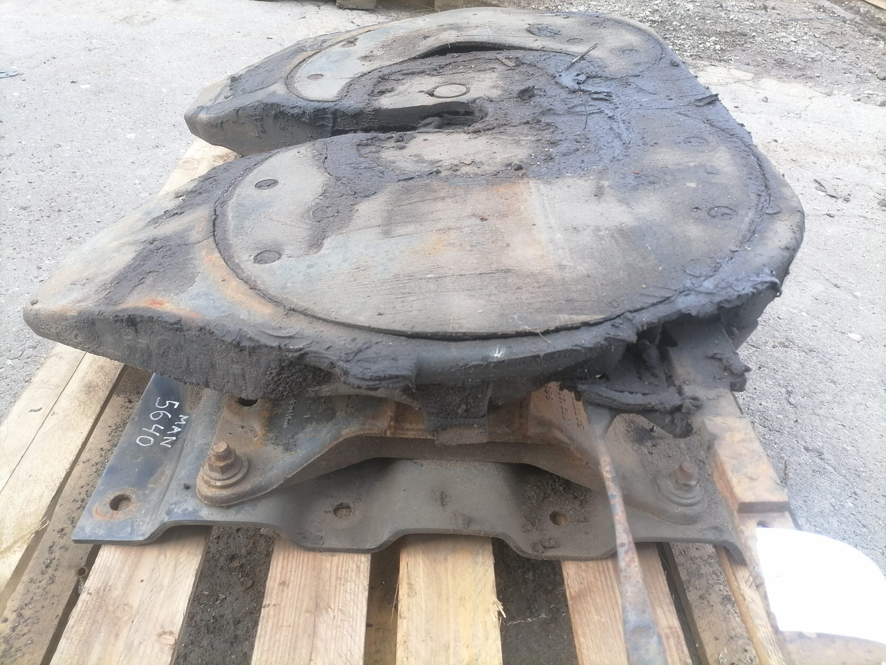 MAN Fifht wheel 662131013 - Sellette d'attelage pour Camion: photos 4 MAN Fifht wheel 662131013 - Sellette d'attelage pour Camion: photos 4