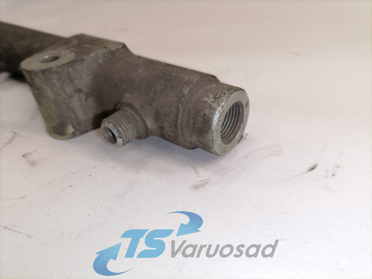 MAN Fuel collector 51103116058 - Préparation du carburant pour Camion: photos 5 MAN Fuel collector 51103116058 - Préparation du carburant pour Camion: photos 5