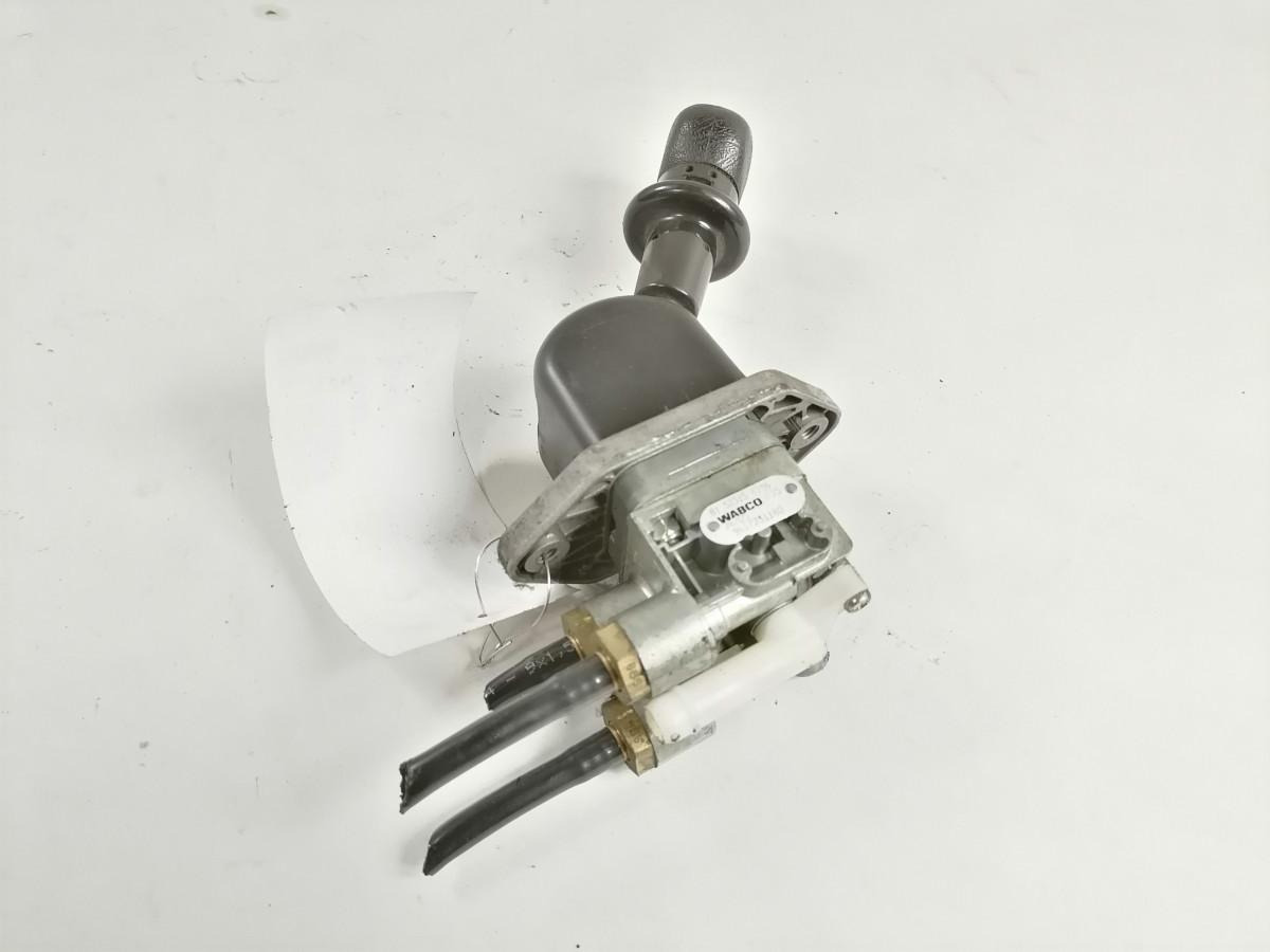 MAN Handbrake control lever 81523156156 - Pièce universelle pour Camion: photos 2 MAN Handbrake control lever 81523156156 - Pièce universelle pour Camion: photos 2
