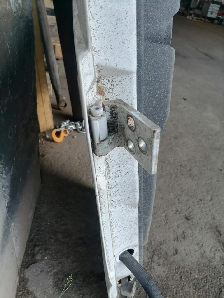 MB MB uks, parem A9737201805 - Portière et pièces pour Camion: photos 3 MB MB uks, parem A9737201805 - Portière et pièces pour Camion: photos 3