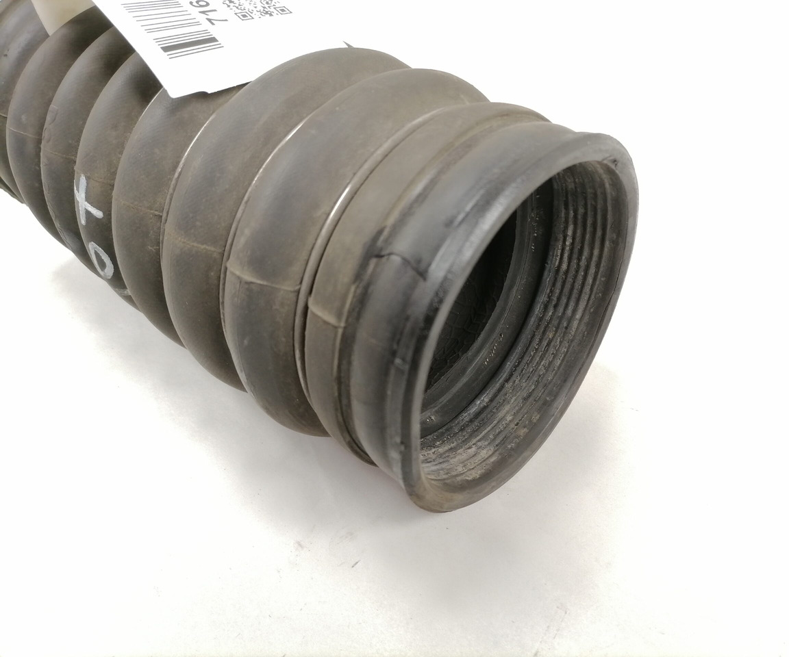 Mercedes-Benz Intercooleri lõdvik A9605010082 - Intercooler pour Camion: photos 2 Mercedes-Benz Intercooleri lõdvik A9605010082 - Intercooler pour Camion: photos 2