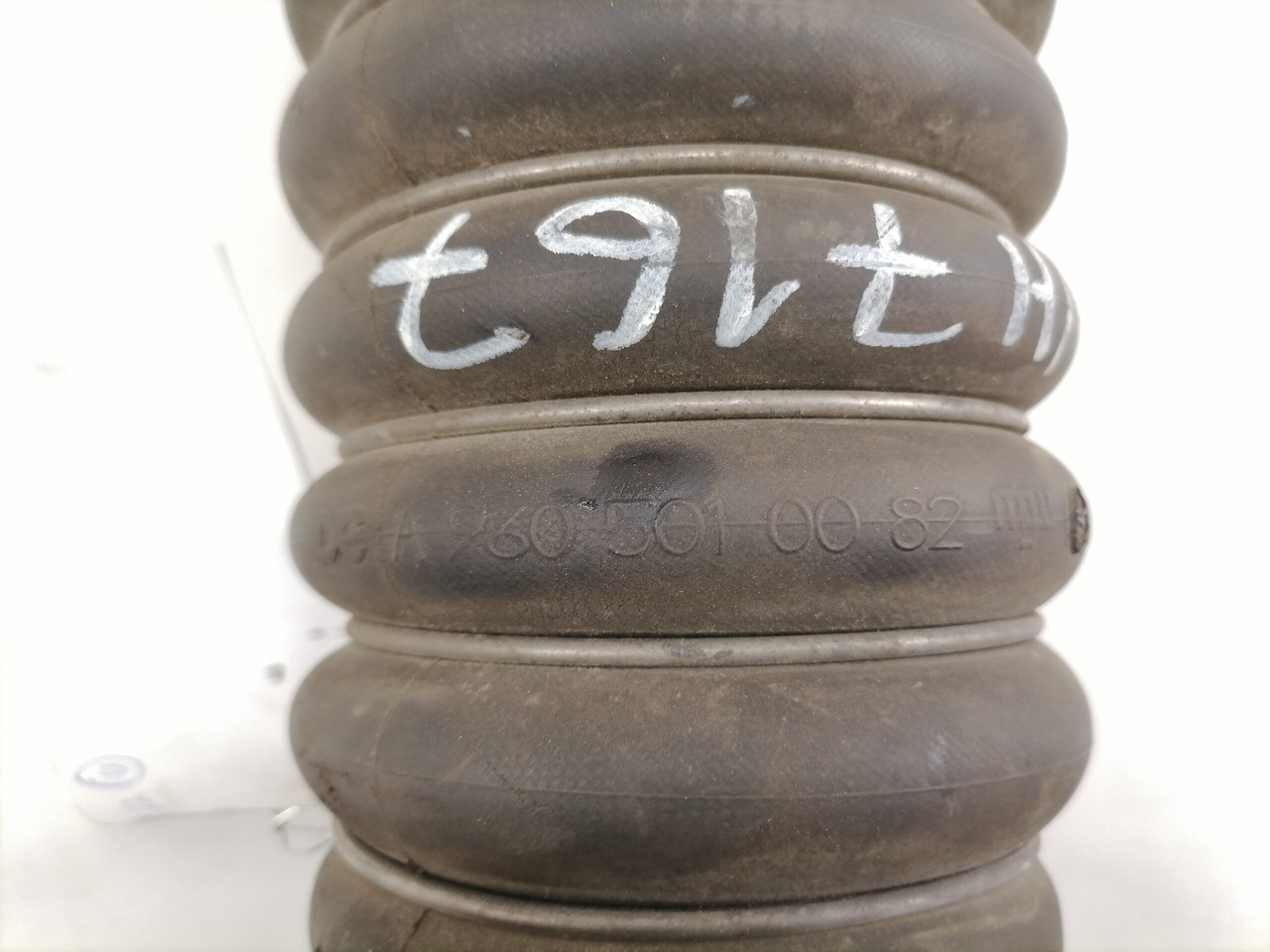 Mercedes-Benz Intercooleri lõdvik A9605010082 - Intercooler pour Camion: photos 4 Mercedes-Benz Intercooleri lõdvik A9605010082 - Intercooler pour Camion: photos 4