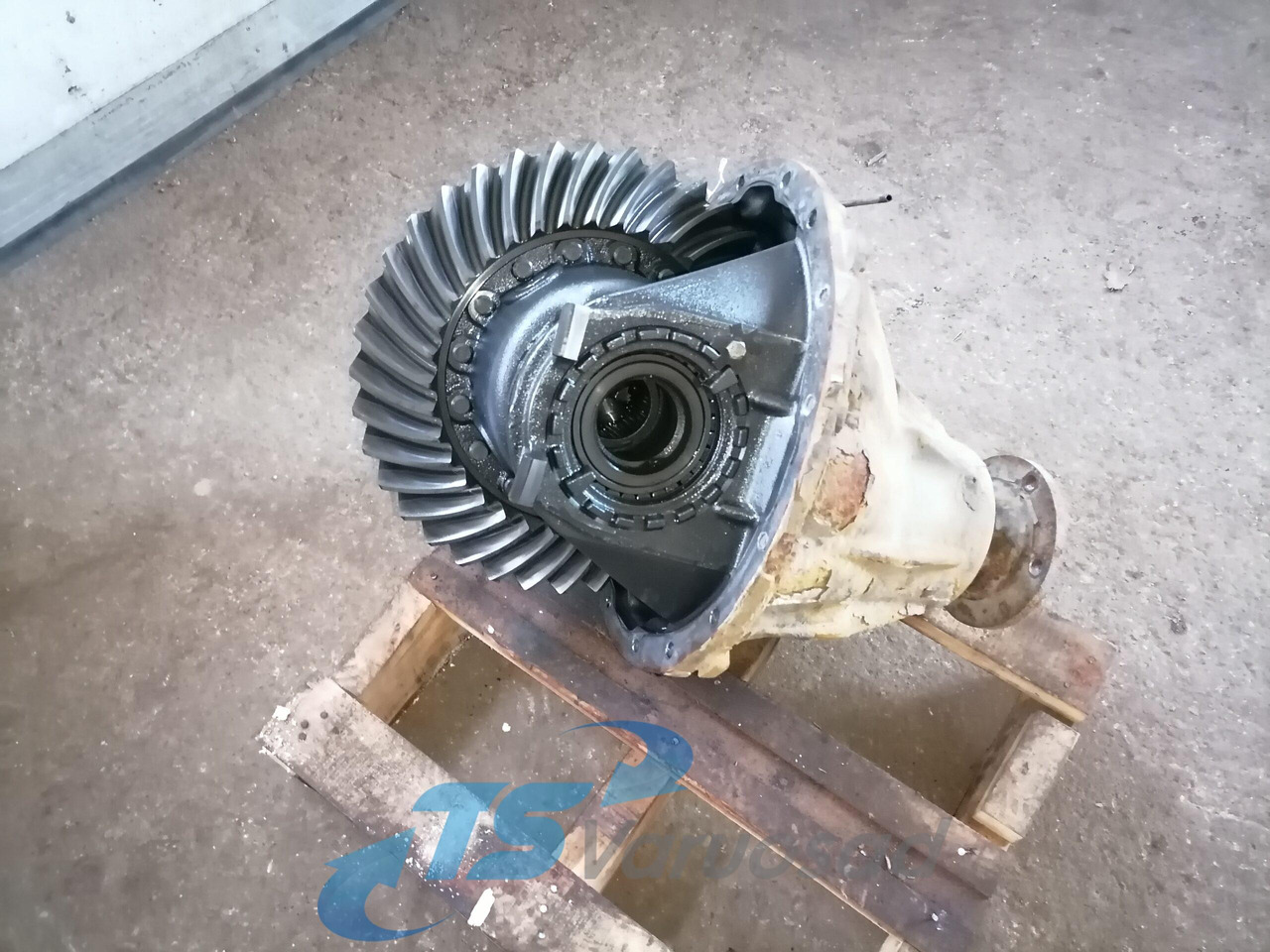 Mercedes-Benz Reduktor HL 6/3 DCLS - 13 / 2,846 A0003504303 - Moteur de translation pour Camion: photos 1 Mercedes-Benz Reduktor HL 6/3 DCLS - 13 / 2,846 A0003504303 - Moteur de translation pour Camion: photos 1