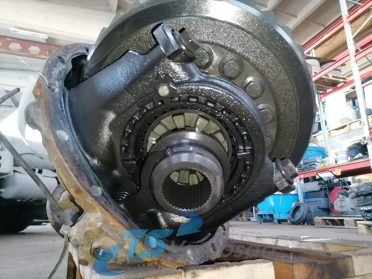 Mercedes-Benz Reduktor HL 6/3 DCLS - 13 / 2,846 A0003504303 - Moteur de translation pour Camion: photos 2 Mercedes-Benz Reduktor HL 6/3 DCLS - 13 / 2,846 A0003504303 - Moteur de translation pour Camion: photos 2