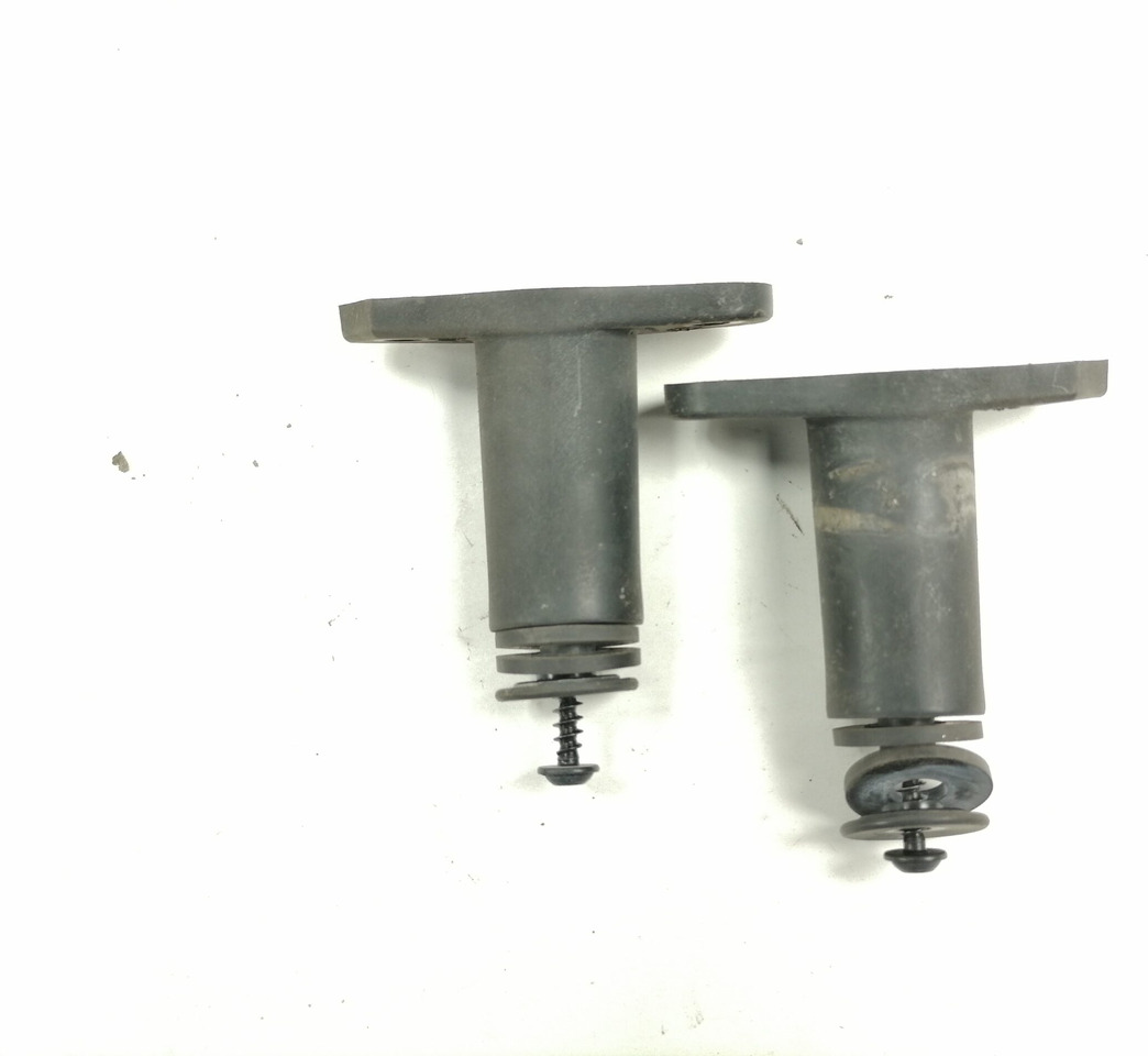 Mercedes-Benz Sun visor bracket A9608111614 - Carrosserie et extérieur pour Camion: photos 3 Mercedes-Benz Sun visor bracket A9608111614 - Carrosserie et extérieur pour Camion: photos 3