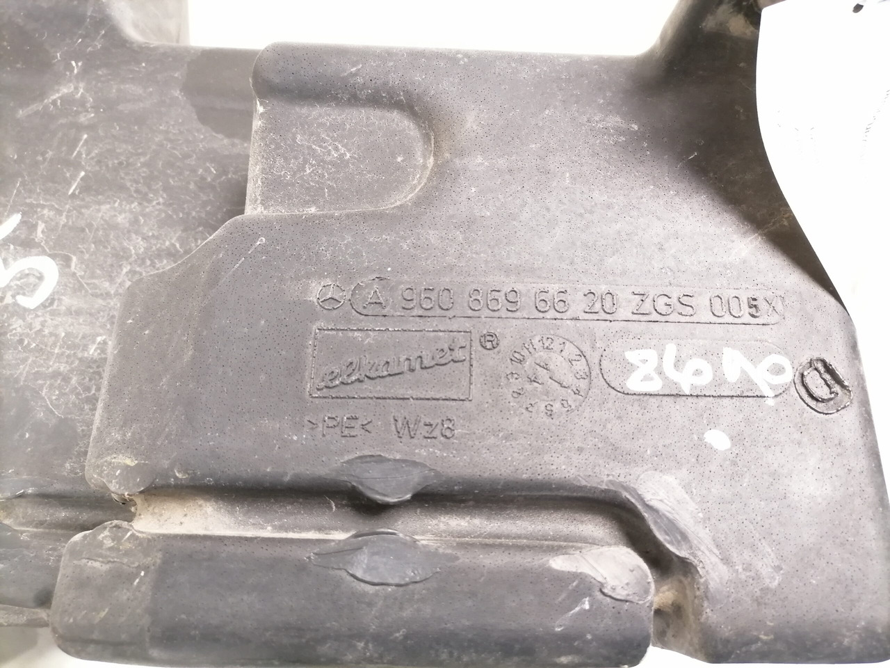 Mercedes-Benz Windscreen washer fluid tank A9608696620 - Essuie-glace pour Camion: photos 3 Mercedes-Benz Windscreen washer fluid tank A9608696620 - Essuie-glace pour Camion: photos 3