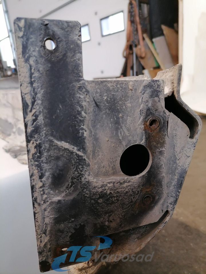 Scania Bumper 1731206 - Pare-chocs pour Camion: photos 2 Scania Bumper 1731206 - Pare-chocs pour Camion: photos 2