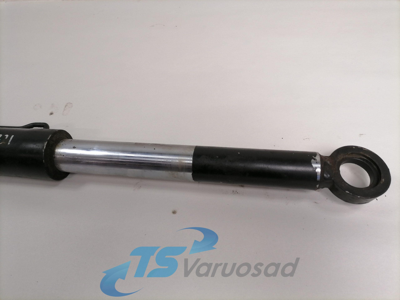 Scania Cab tilting cylinder 1517324 - Suspension de cabine pour Camion: photos 4 Scania Cab tilting cylinder 1517324 - Suspension de cabine pour Camion: photos 4
