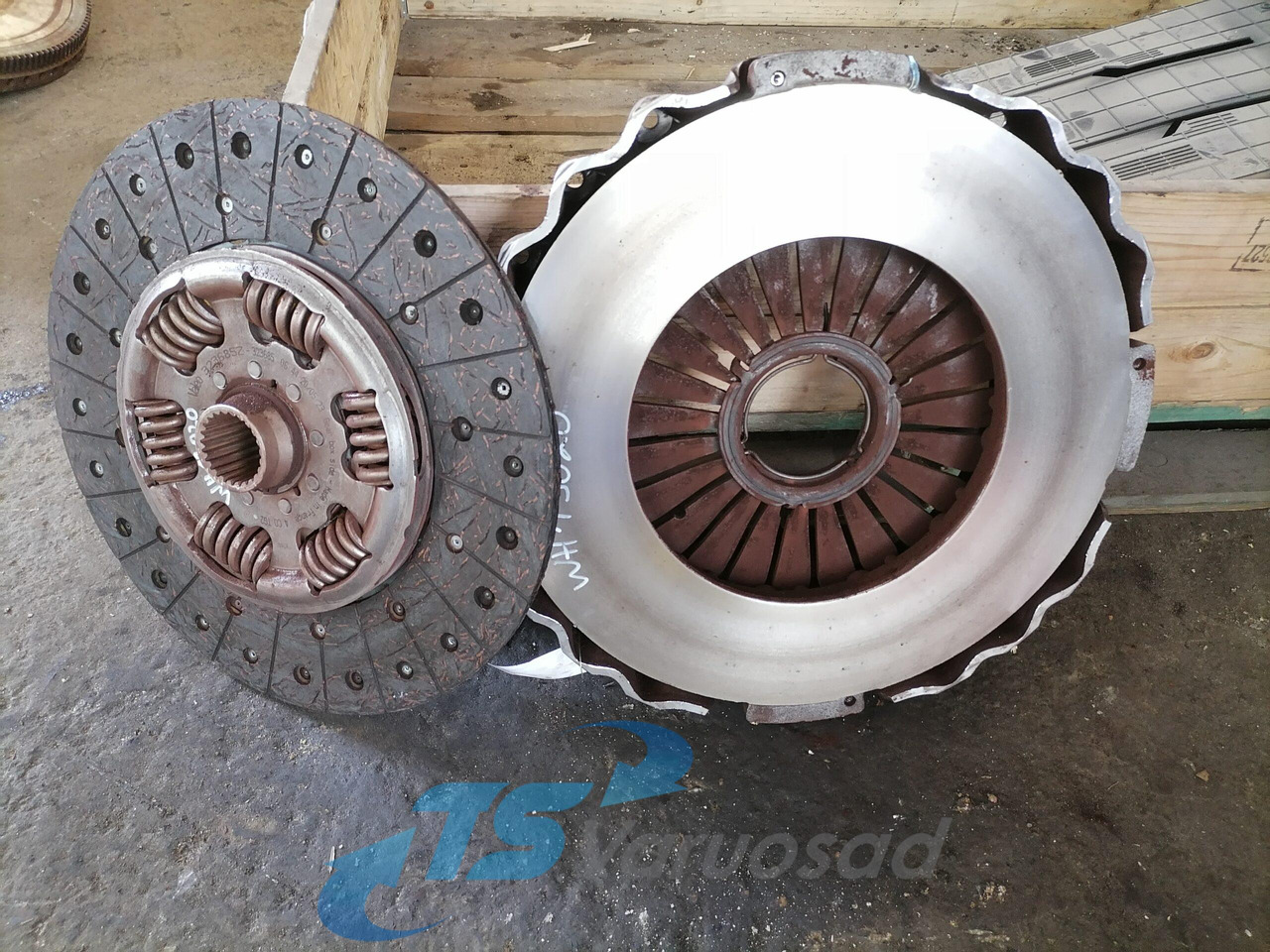 Scania Clutch 574977 - Embrayage et pièces pour Camion: photos 2 Scania Clutch 574977 - Embrayage et pièces pour Camion: photos 2