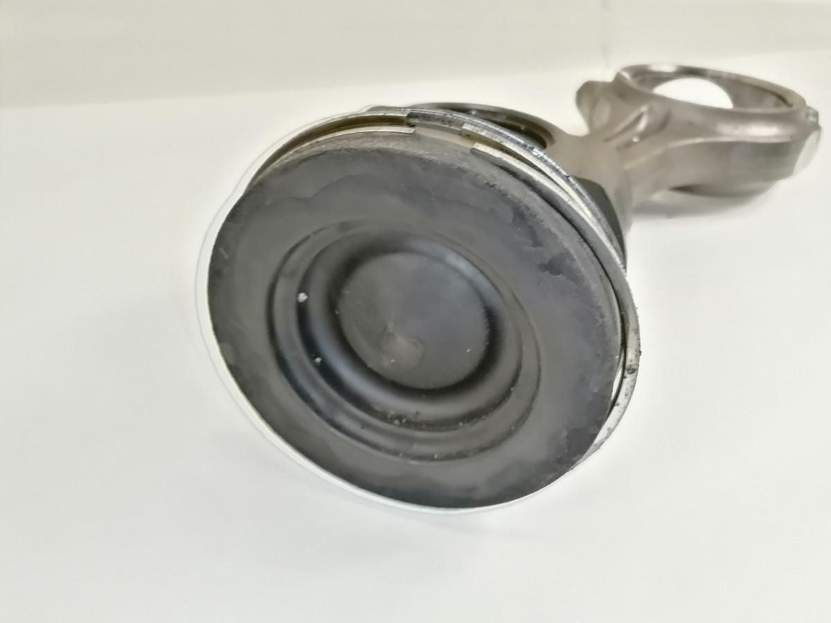 Scania Connecting rod + piston 2428219 - Pistons/ Anneaux/ Manchons pour Camion: photos 4 Scania Connecting rod + piston 2428219 - Pistons/ Anneaux/ Manchons pour Camion: photos 4
