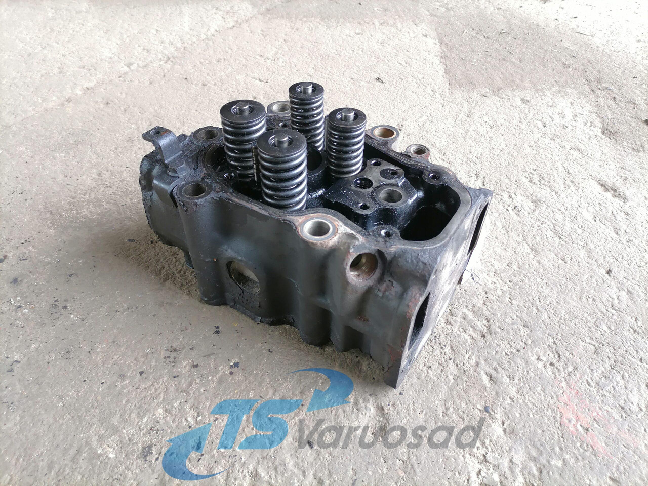 Scania Cylinder head, XPI 1921303 - Culasse pour Camion: photos 1 Scania Cylinder head, XPI 1921303 - Culasse pour Camion: photos 1