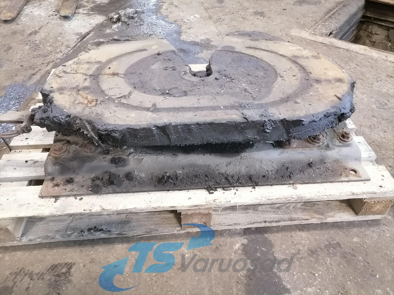 Scania Fifht wheel 1353631 - Sellette d'attelage pour Camion: photos 4 Scania Fifht wheel 1353631 - Sellette d'attelage pour Camion: photos 4