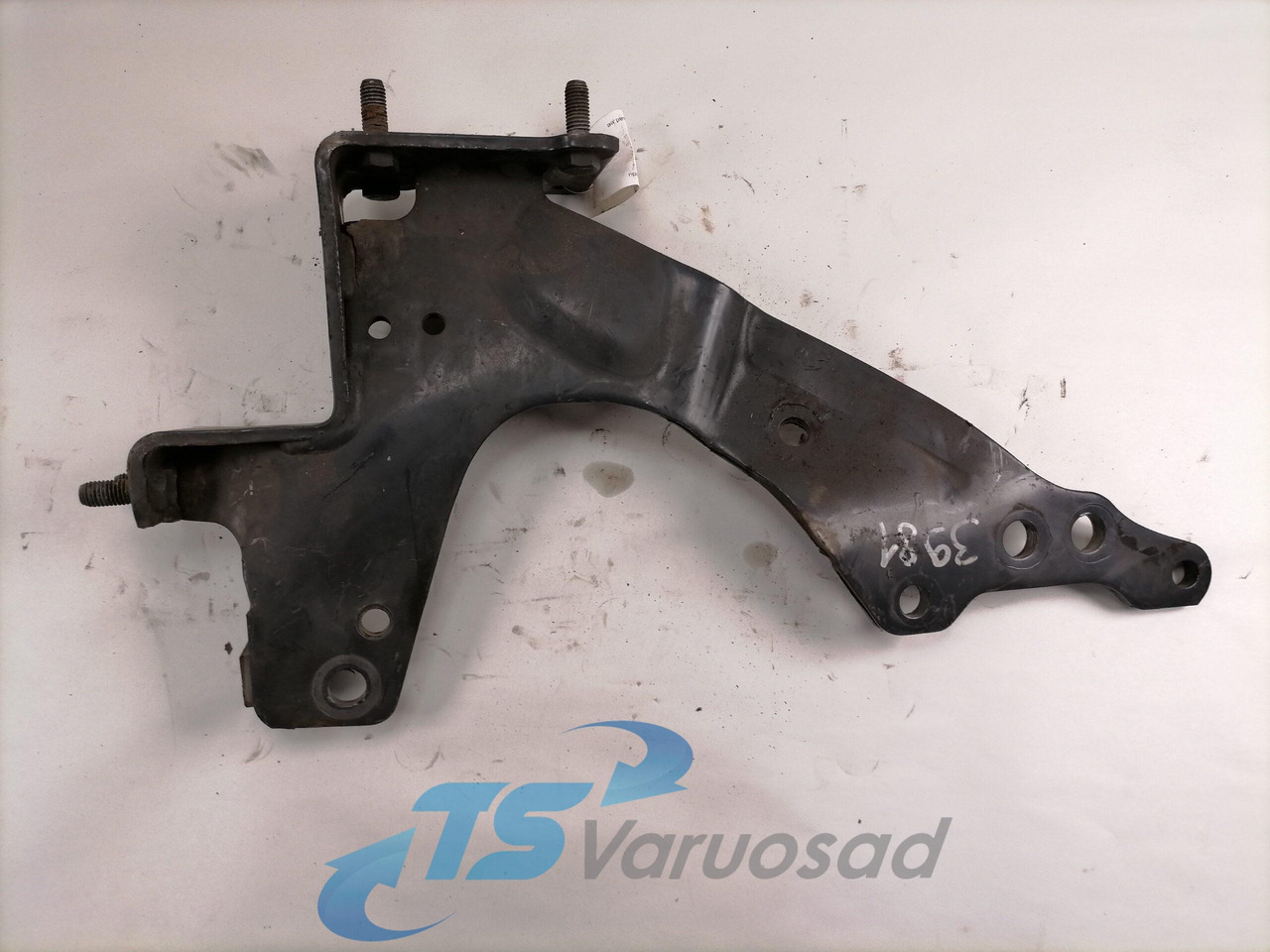 Scania Front bumper carrier 1802166 - Pare-chocs pour Camion: photos 2 Scania Front bumper carrier 1802166 - Pare-chocs pour Camion: photos 2