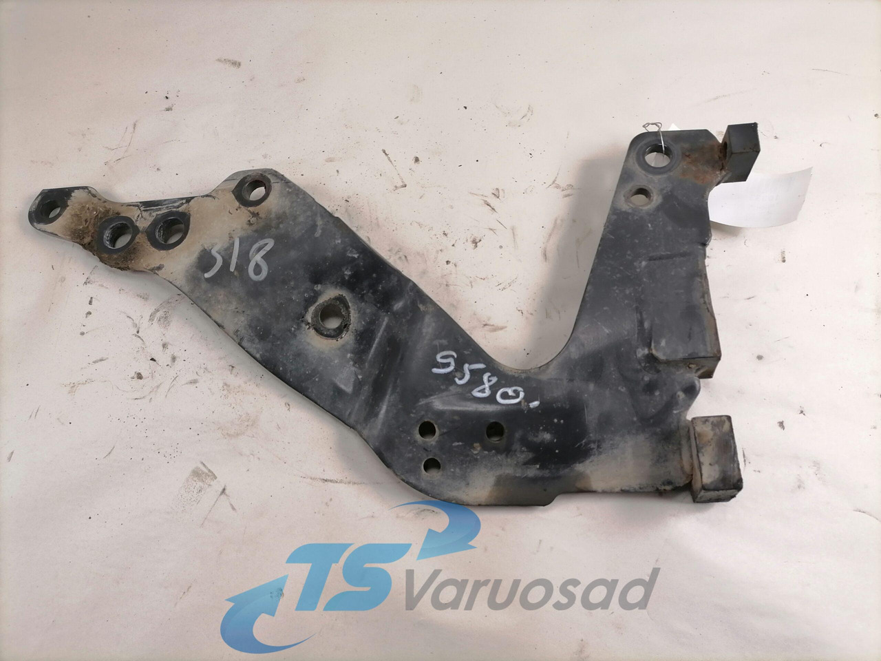 Scania Front bumper carrier 1853833 - Pare-chocs pour Camion: photos 2 Scania Front bumper carrier 1853833 - Pare-chocs pour Camion: photos 2