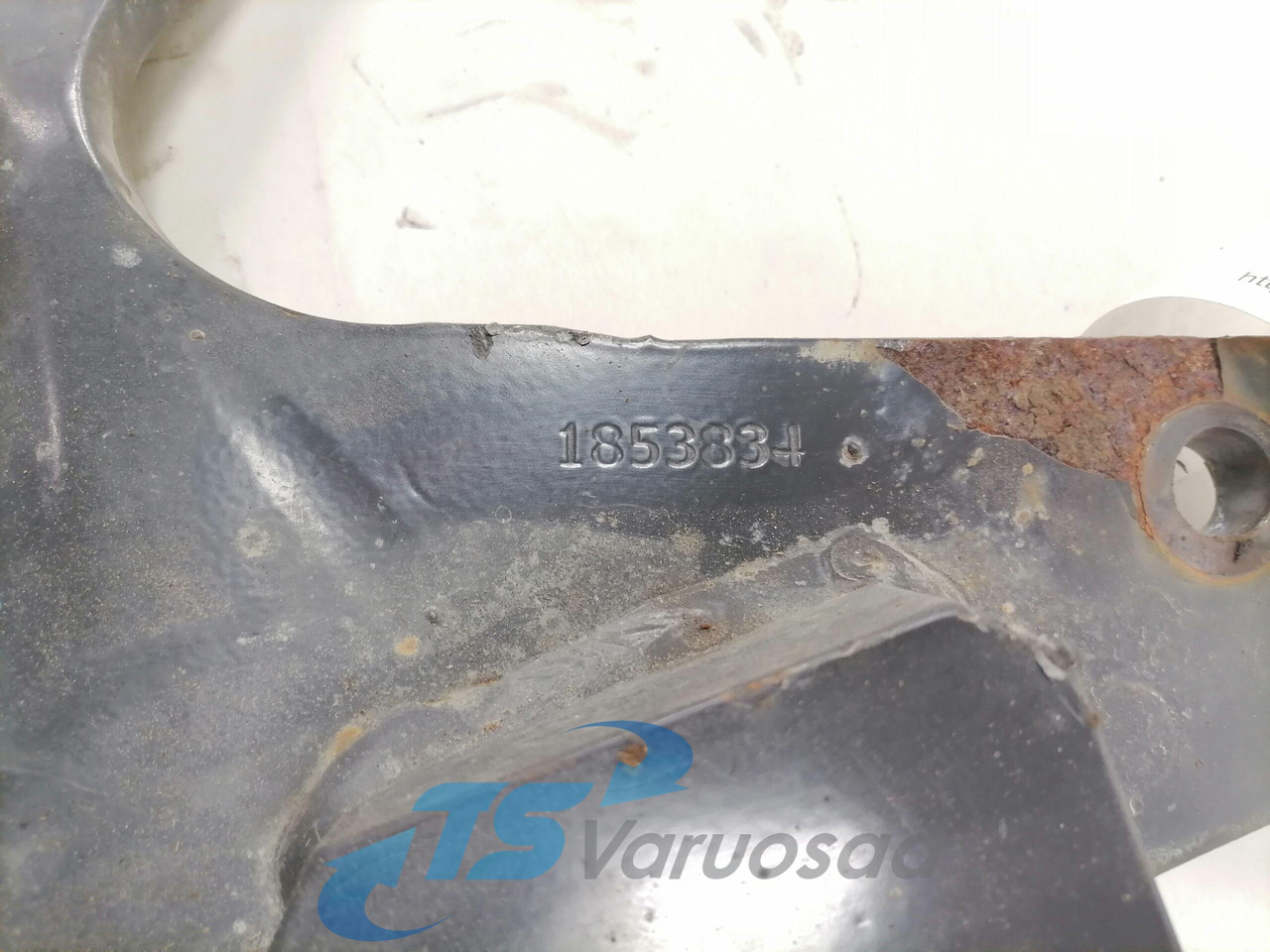 Scania Front bumper carrier 1853834 - Pare-chocs pour Camion: photos 3 Scania Front bumper carrier 1853834 - Pare-chocs pour Camion: photos 3