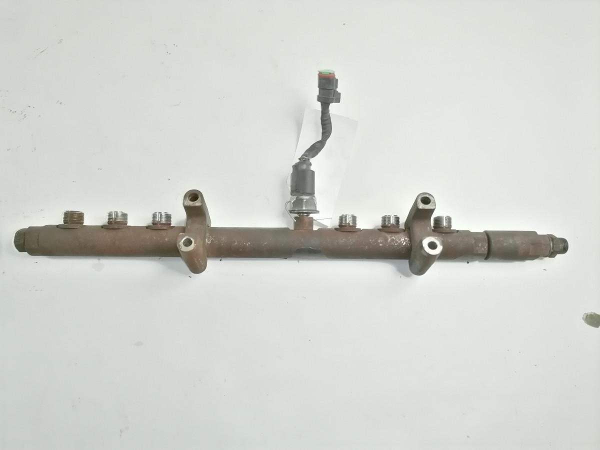 Scania Fuel collector 2002833 - Préparation du carburant pour Camion: photos 3 Scania Fuel collector 2002833 - Préparation du carburant pour Camion: photos 3