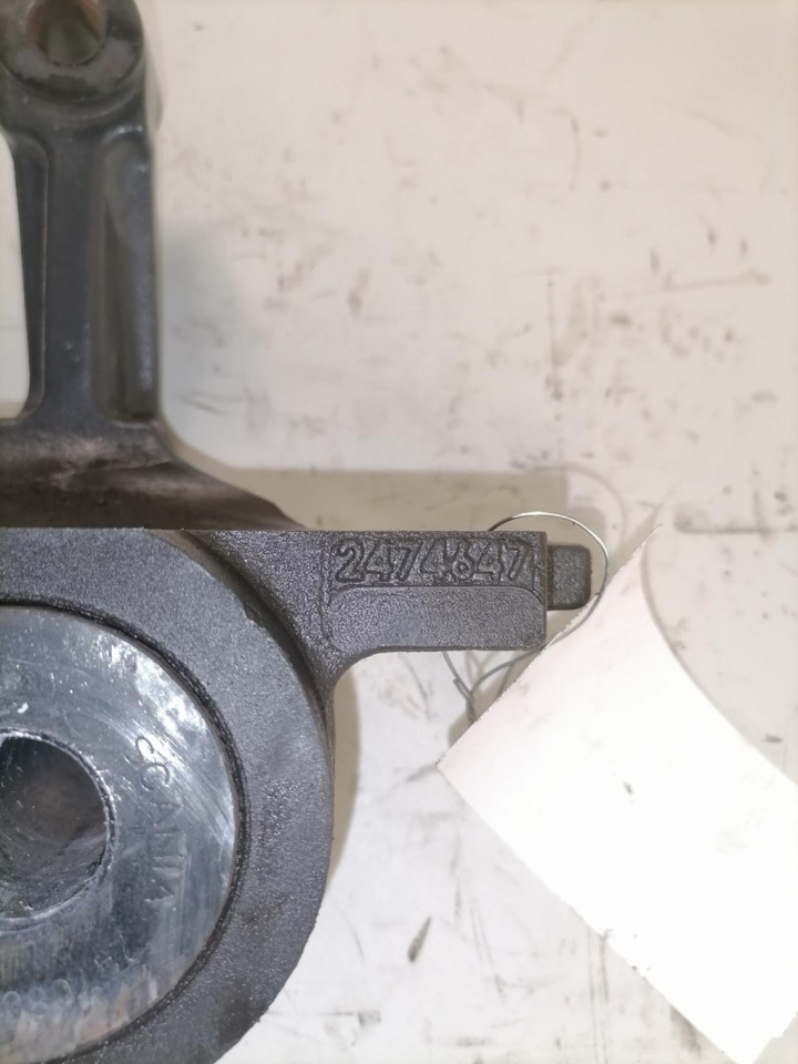 Scania Leaf spring bracket 2474647 - Suspension pour Camion: photos 2 Scania Leaf spring bracket 2474647 - Suspension pour Camion: photos 2