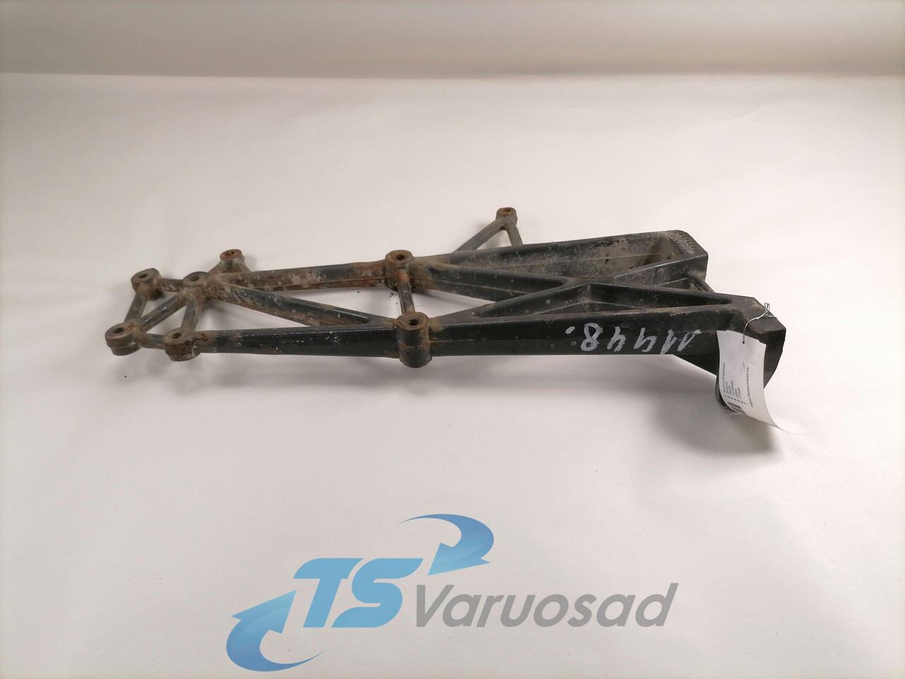 Scania Muffler carrier 1378482 - Silencieux pour Camion: photos 1 Scania Muffler carrier 1378482 - Silencieux pour Camion: photos 1