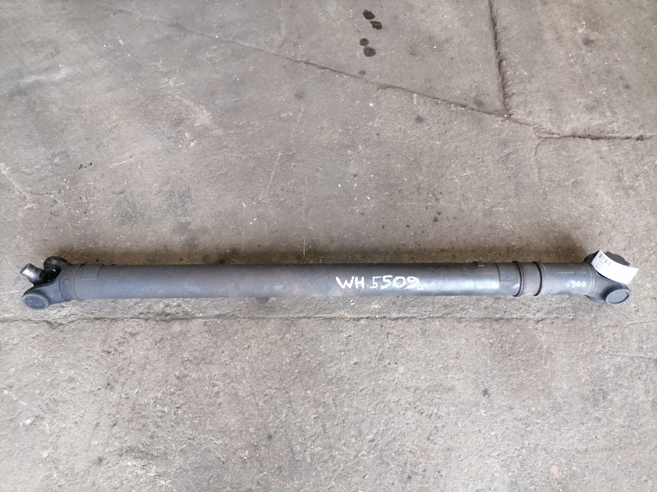 Scania Propeller shaft 1758616 - Arbre à cardan pour Camion: photos 2 Scania Propeller shaft 1758616 - Arbre à cardan pour Camion: photos 2