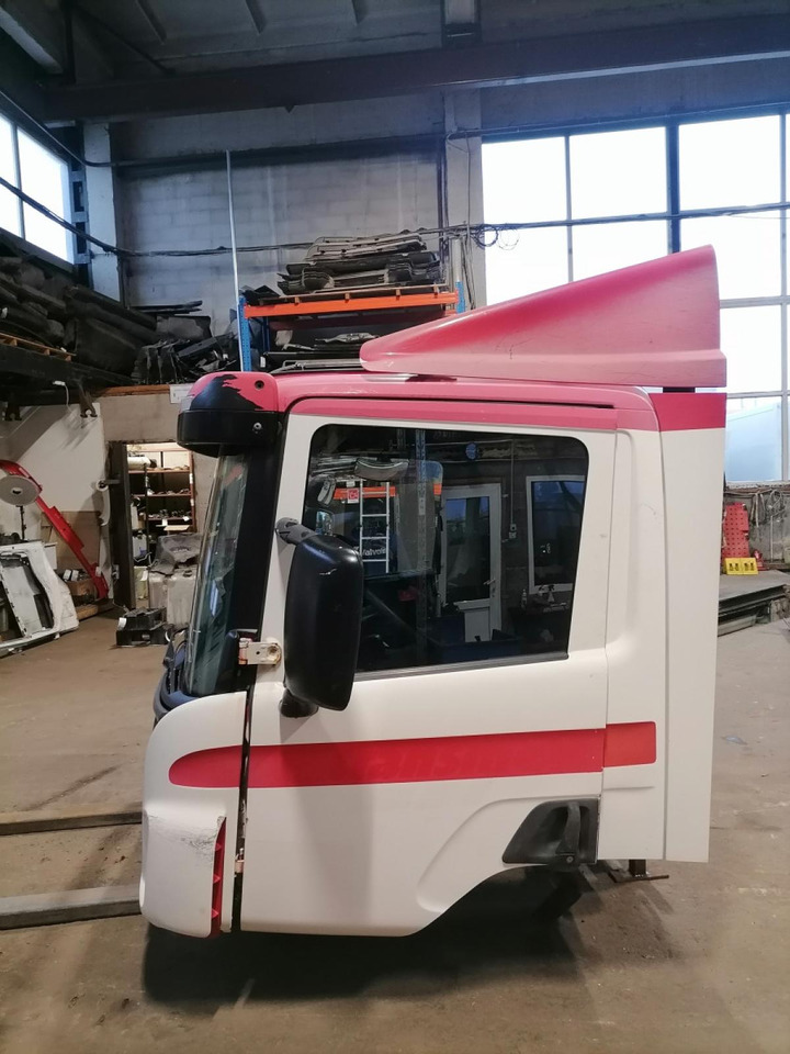 Scania Scania kabiin CP14L 1942935 - Cabine et intérieur pour Camion: photos 3 Scania Scania kabiin CP14L 1942935 - Cabine et intérieur pour Camion: photos 3