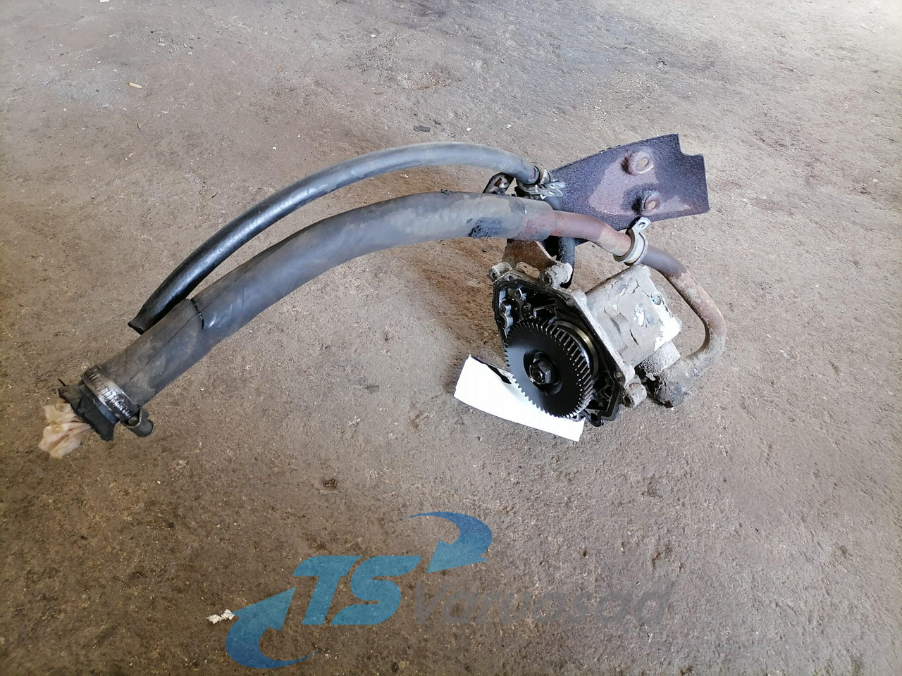 Scania Steering hydraulic pump 1457710 - Pompe de support pour Camion: photos 1 Scania Steering hydraulic pump 1457710 - Pompe de support pour Camion: photos 1