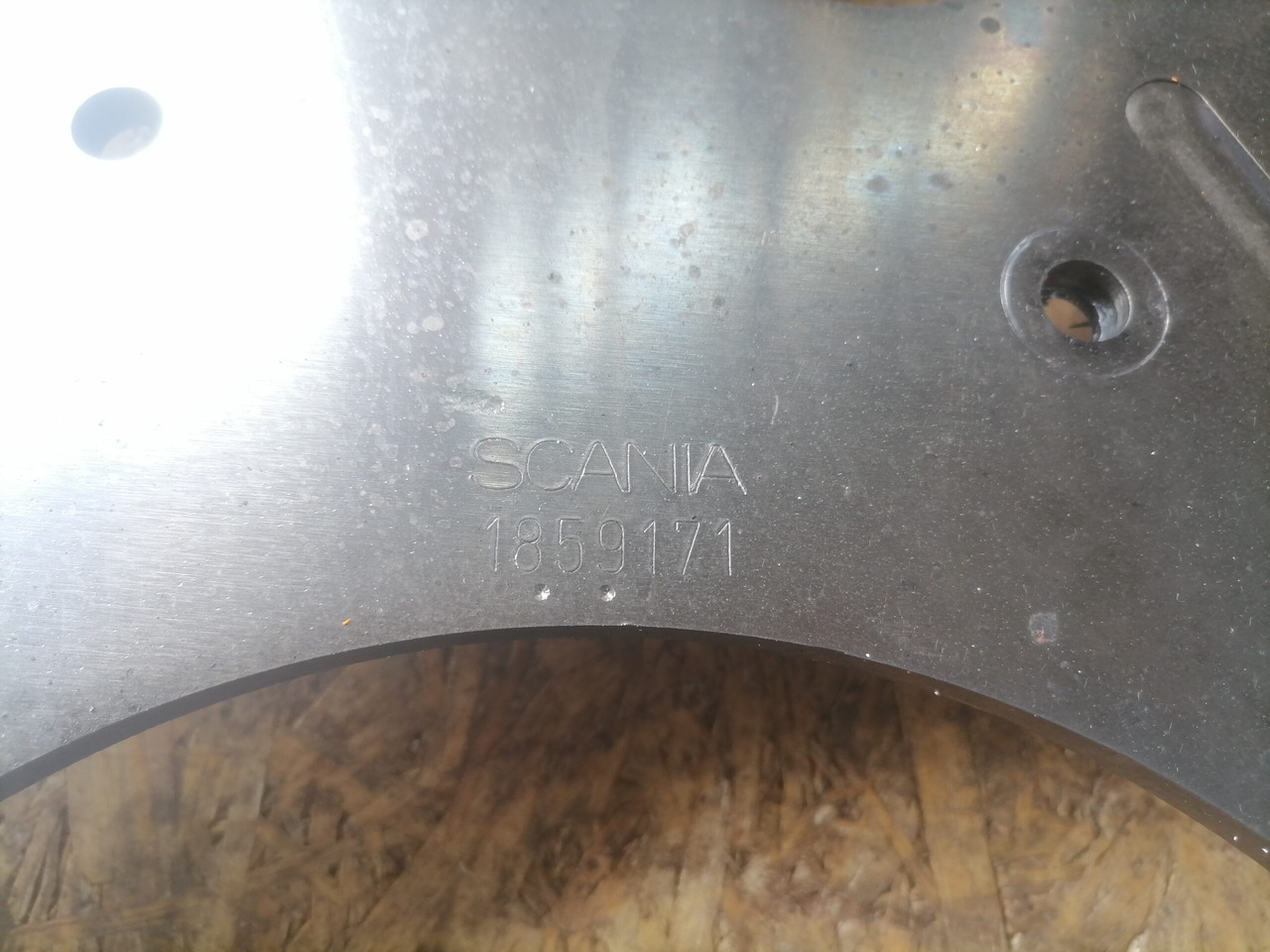 Scania Timing gear plate 1859171 - Moteur et pièces pour Camion: photos 3 Scania Timing gear plate 1859171 - Moteur et pièces pour Camion: photos 3