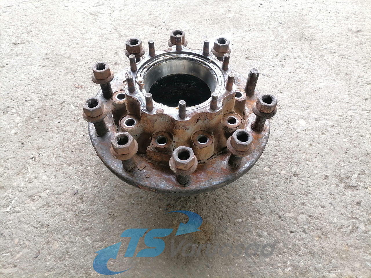 Scania Wheel hub 1382884 - Moyeu pour Camion: photos 1 Scania Wheel hub 1382884 - Moyeu pour Camion: photos 1
