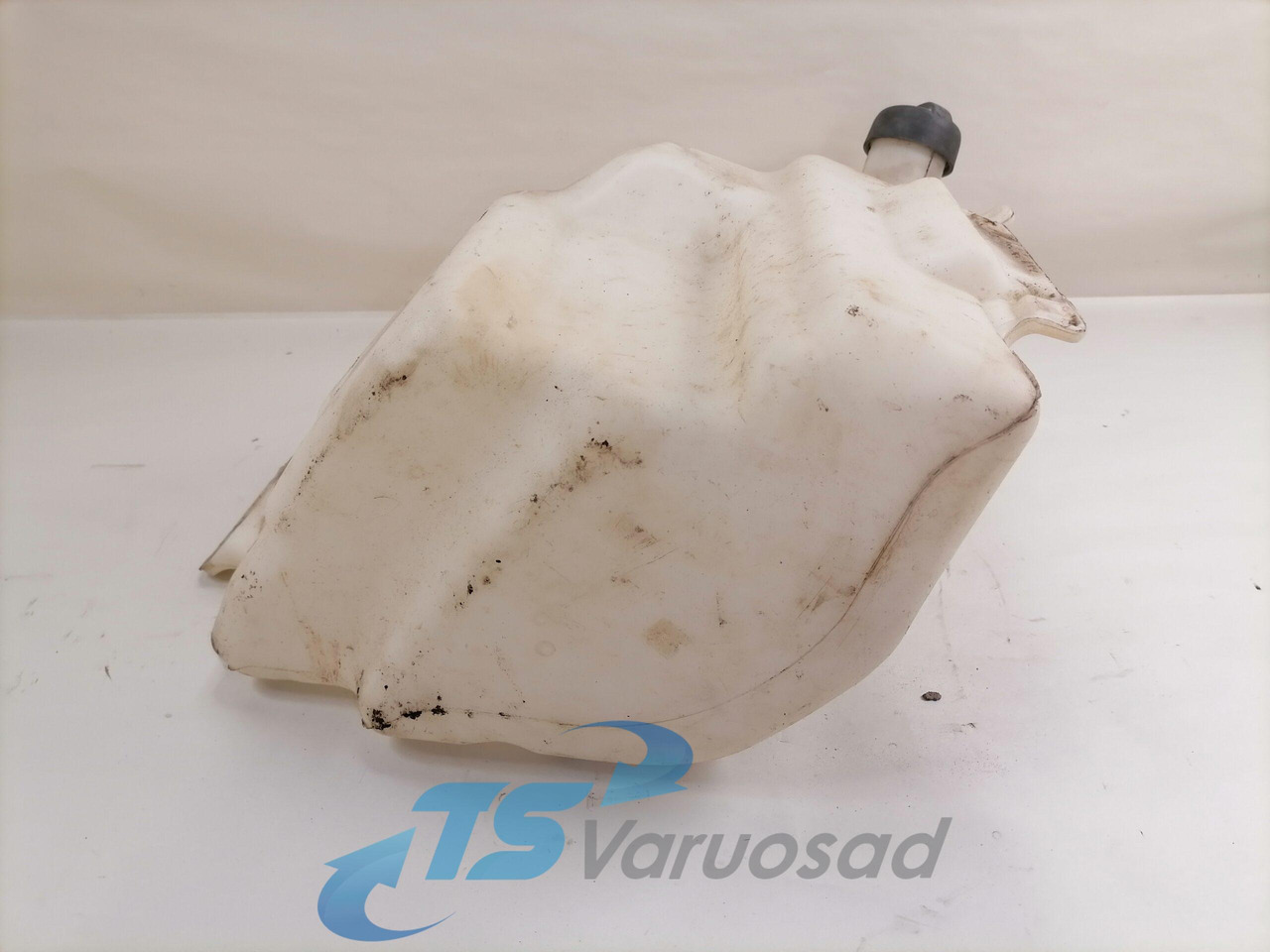 Scania Windscreen washer fluid tank 1854255 - Essuie-glace pour Camion: photos 2 Scania Windscreen washer fluid tank 1854255 - Essuie-glace pour Camion: photos 2