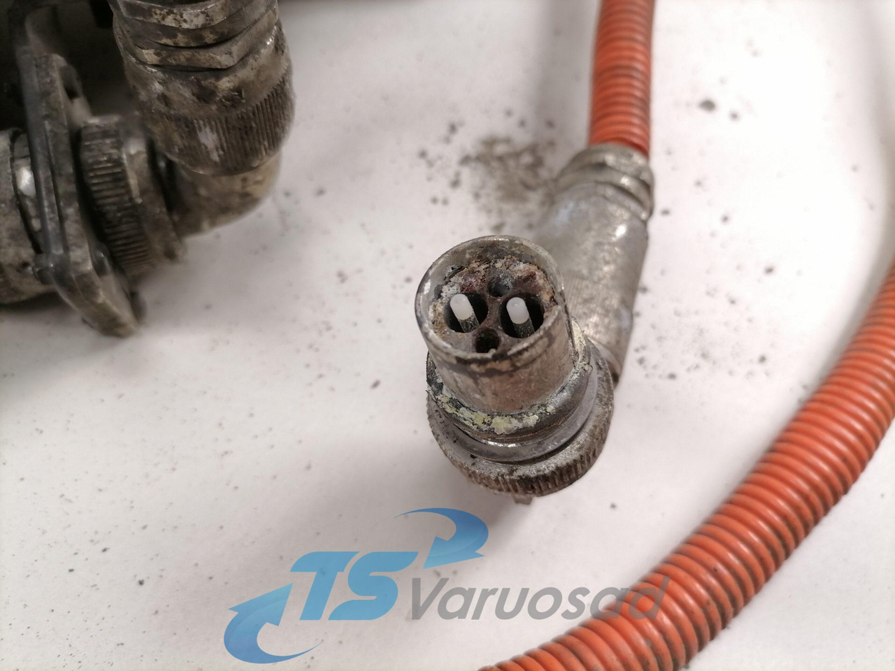 Volvo A/C compressor 84176798 - Chauffage/ Ventilation pour Camion: photos 4 Volvo A/C compressor 84176798 - Chauffage/ Ventilation pour Camion: photos 4