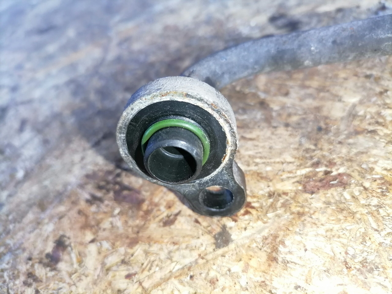 Volvo A/C pipe 20515165 - Chauffage/ Ventilation pour Camion: photos 4 Volvo A/C pipe 20515165 - Chauffage/ Ventilation pour Camion: photos 4