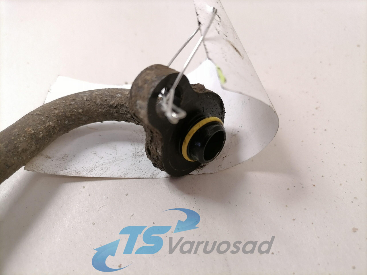 Volvo A/C pipe 82119539 - Chauffage/ Ventilation pour Camion: photos 2 Volvo A/C pipe 82119539 - Chauffage/ Ventilation pour Camion: photos 2