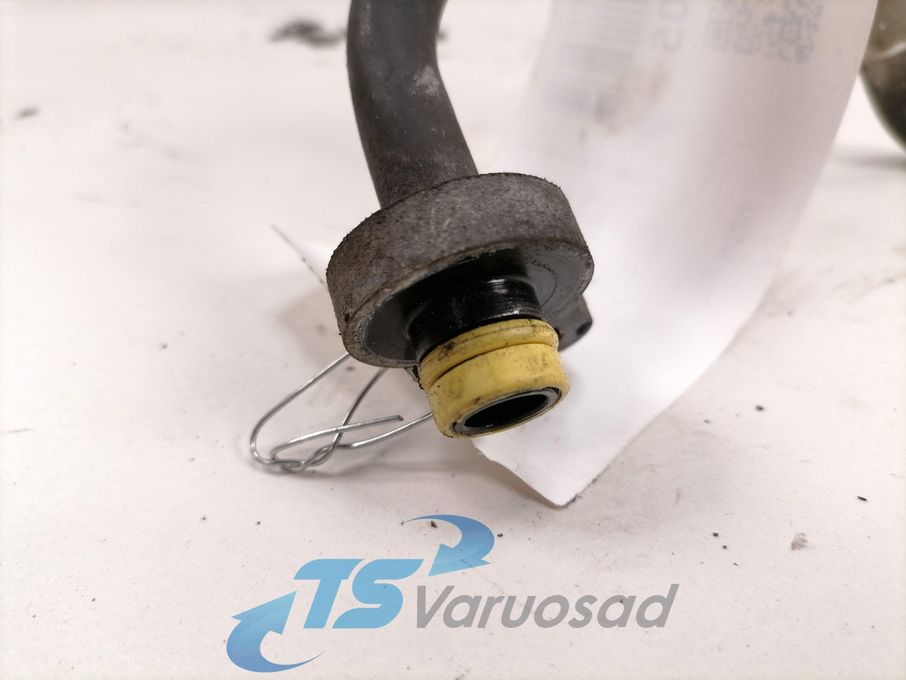 Volvo A/C pipe 82442645 - Chauffage/ Ventilation pour Camion: photos 2 Volvo A/C pipe 82442645 - Chauffage/ Ventilation pour Camion: photos 2