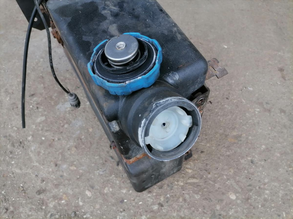 Volvo Ad Blue tank 82169309 - Préparation du carburant pour Camion: photos 5 Volvo Ad Blue tank 82169309 - Préparation du carburant pour Camion: photos 5