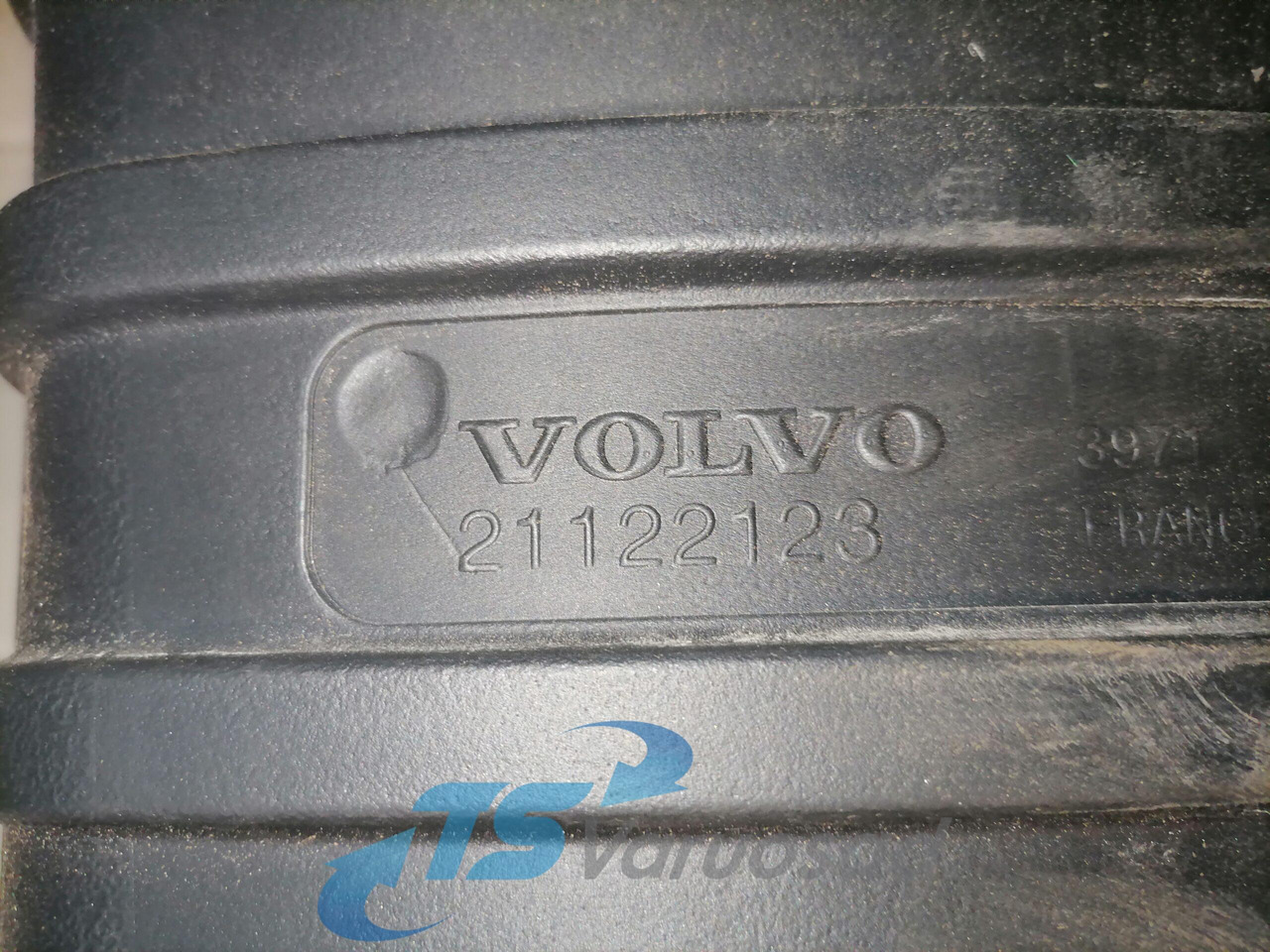 Volvo Air intake 21122123 - Système d'admission d'air pour Camion: photos 3 Volvo Air intake 21122123 - Système d'admission d'air pour Camion: photos 3
