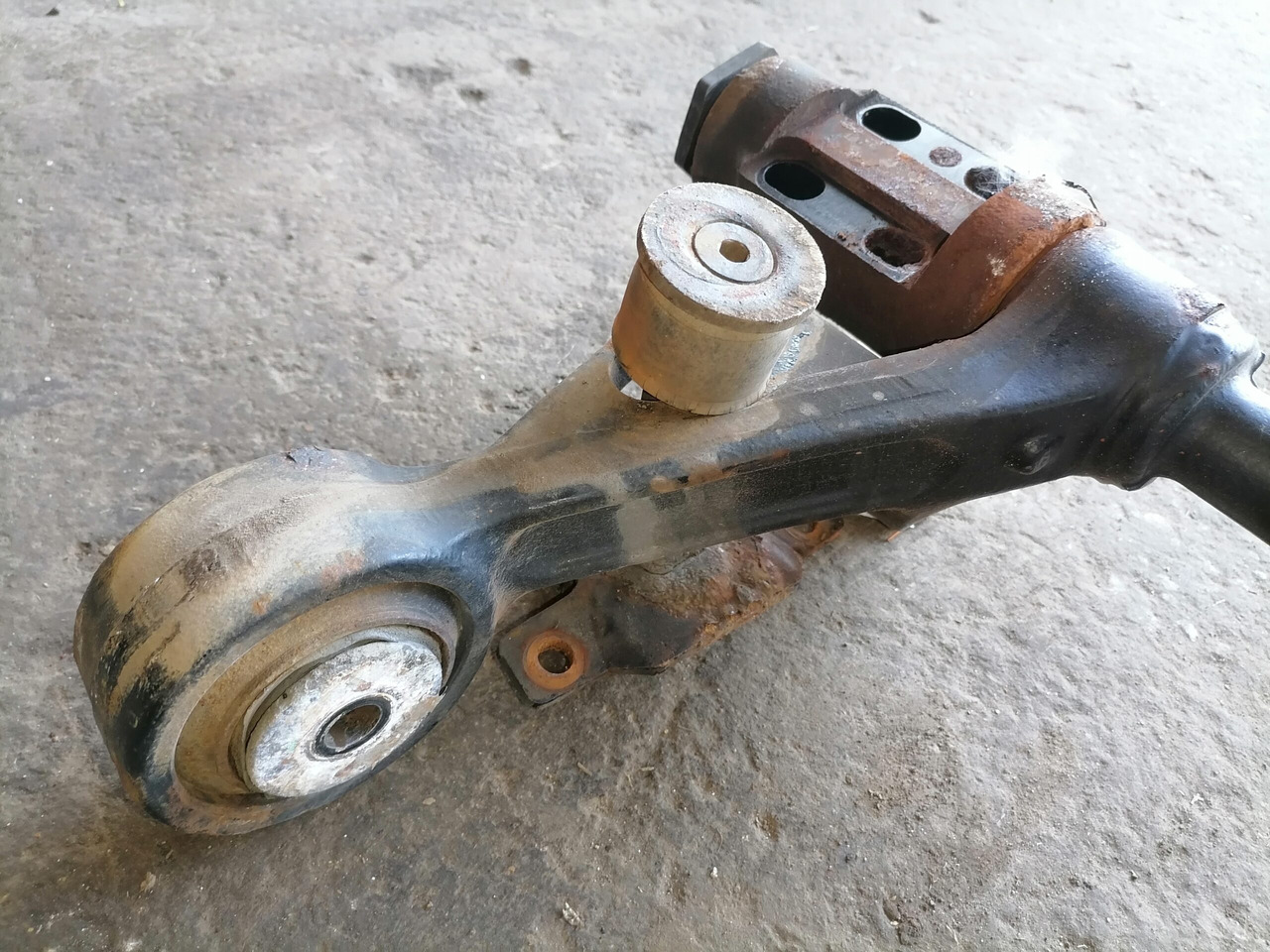 Volvo Anti-roll bar 3198853 - Suspension de cabine pour Camion: photos 3 Volvo Anti-roll bar 3198853 - Suspension de cabine pour Camion: photos 3