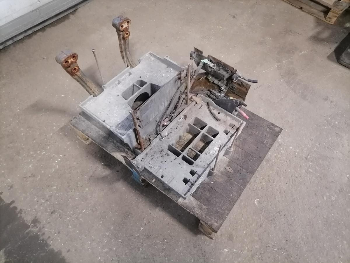 Volvo Battery box 22003951 - Accumulateur pour Camion: photos 1 Volvo Battery box 22003951 - Accumulateur pour Camion: photos 1