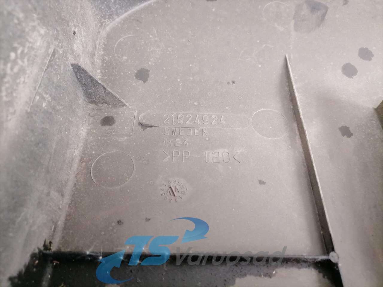 Volvo Battery cover 21924923 - Accumulateur pour Camion: photos 4 Volvo Battery cover 21924923 - Accumulateur pour Camion: photos 4