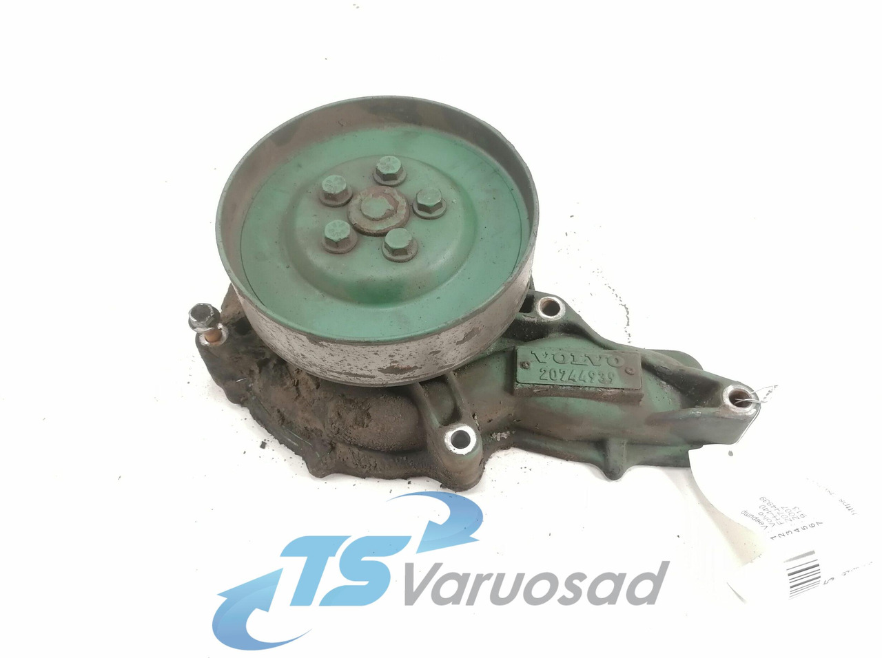 Volvo Cooling pump 20744939 - Pompe à liquide de refroidissement pour Camion: photos 1 Volvo Cooling pump 20744939 - Pompe à liquide de refroidissement pour Camion: photos 1