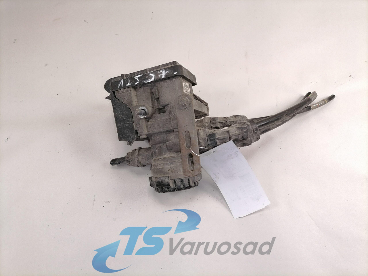 Volvo EBS brake valve 22225550 - Valve de frein pour Camion: photos 1 Volvo EBS brake valve 22225550 - Valve de frein pour Camion: photos 1