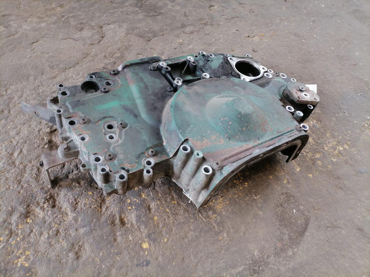 Volvo Engine front cover 3165064 - Moteur et pièces pour Camion: photos 2 Volvo Engine front cover 3165064 - Moteur et pièces pour Camion: photos 2