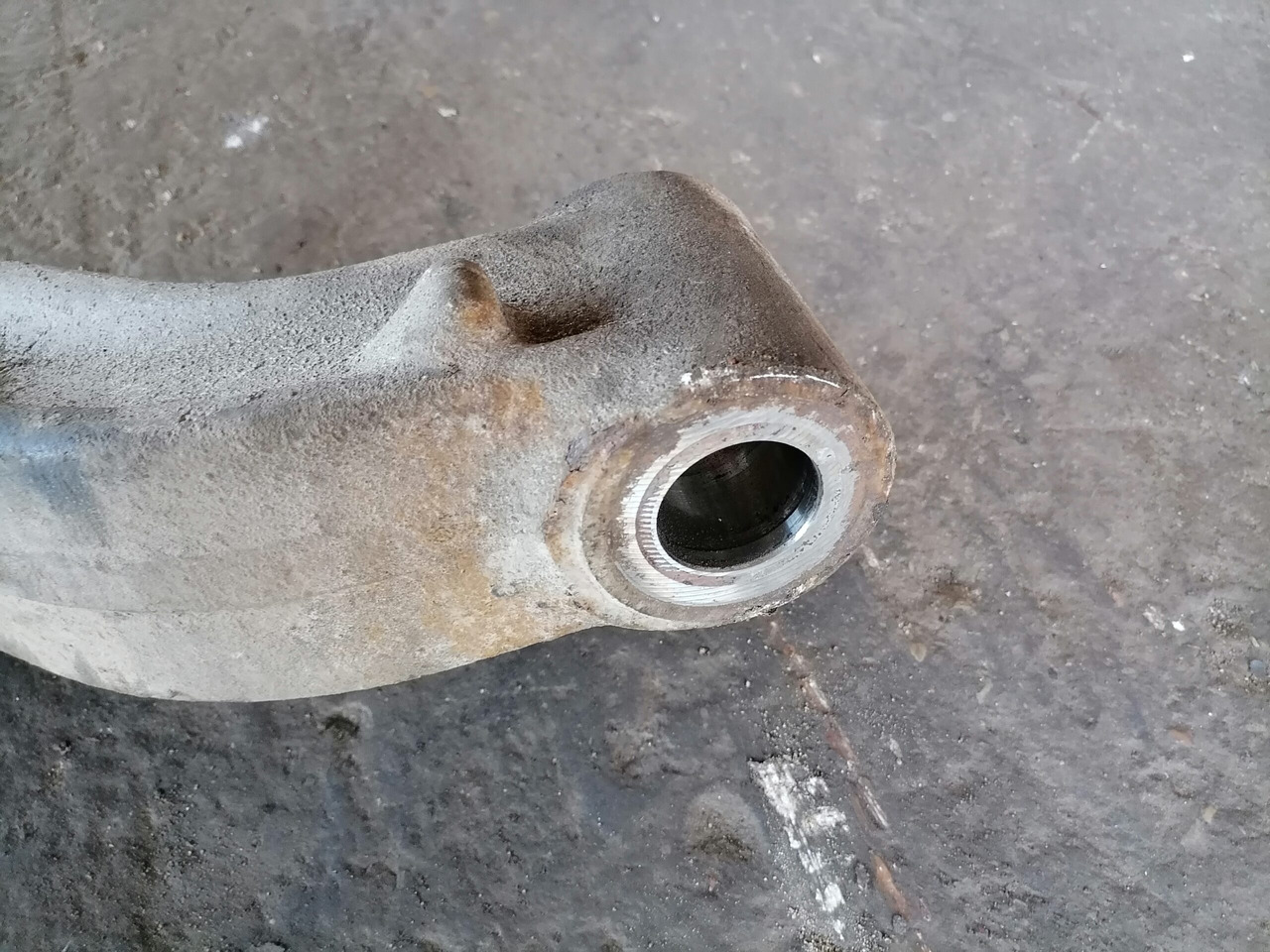 Volvo First axel housing 20581073 - Essieu avant pour Camion: photos 5 Volvo First axel housing 20581073 - Essieu avant pour Camion: photos 5