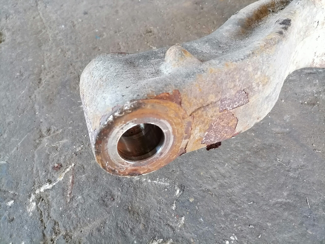 Volvo First axel housing 20581073 - Essieu avant pour Camion: photos 4 Volvo First axel housing 20581073 - Essieu avant pour Camion: photos 4
