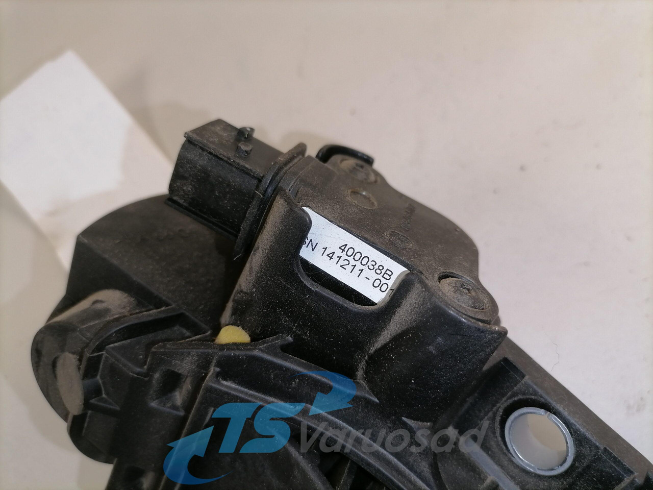 Volvo Gaasipedaal reostaadiga 84541221 - Préparation du carburant pour Camion: photos 4 Volvo Gaasipedaal reostaadiga 84541221 - Préparation du carburant pour Camion: photos 4