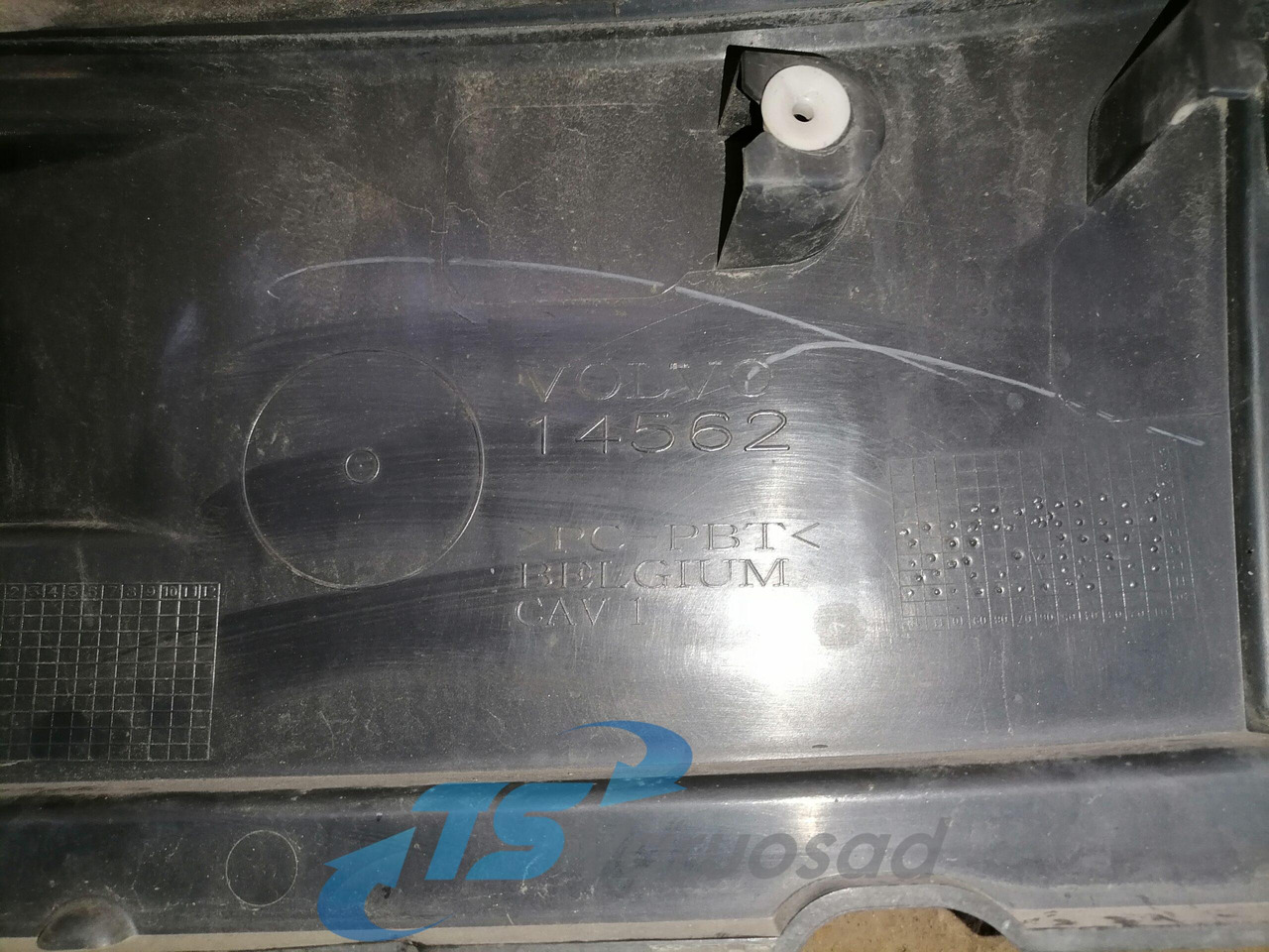 Volvo Iluvõre plastik 84055530 - Calandre pour Camion: photos 3 Volvo Iluvõre plastik 84055530 - Calandre pour Camion: photos 3
