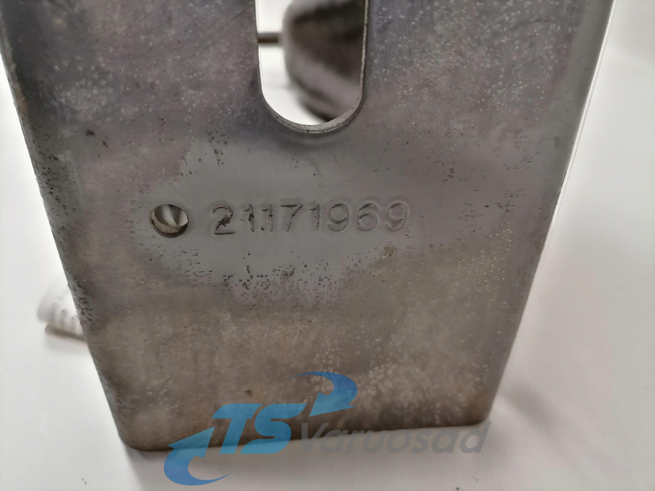 Volvo Kabiini kandur, tagumine 21171969 - Suspension de cabine pour Camion: photos 3 Volvo Kabiini kandur, tagumine 21171969 - Suspension de cabine pour Camion: photos 3