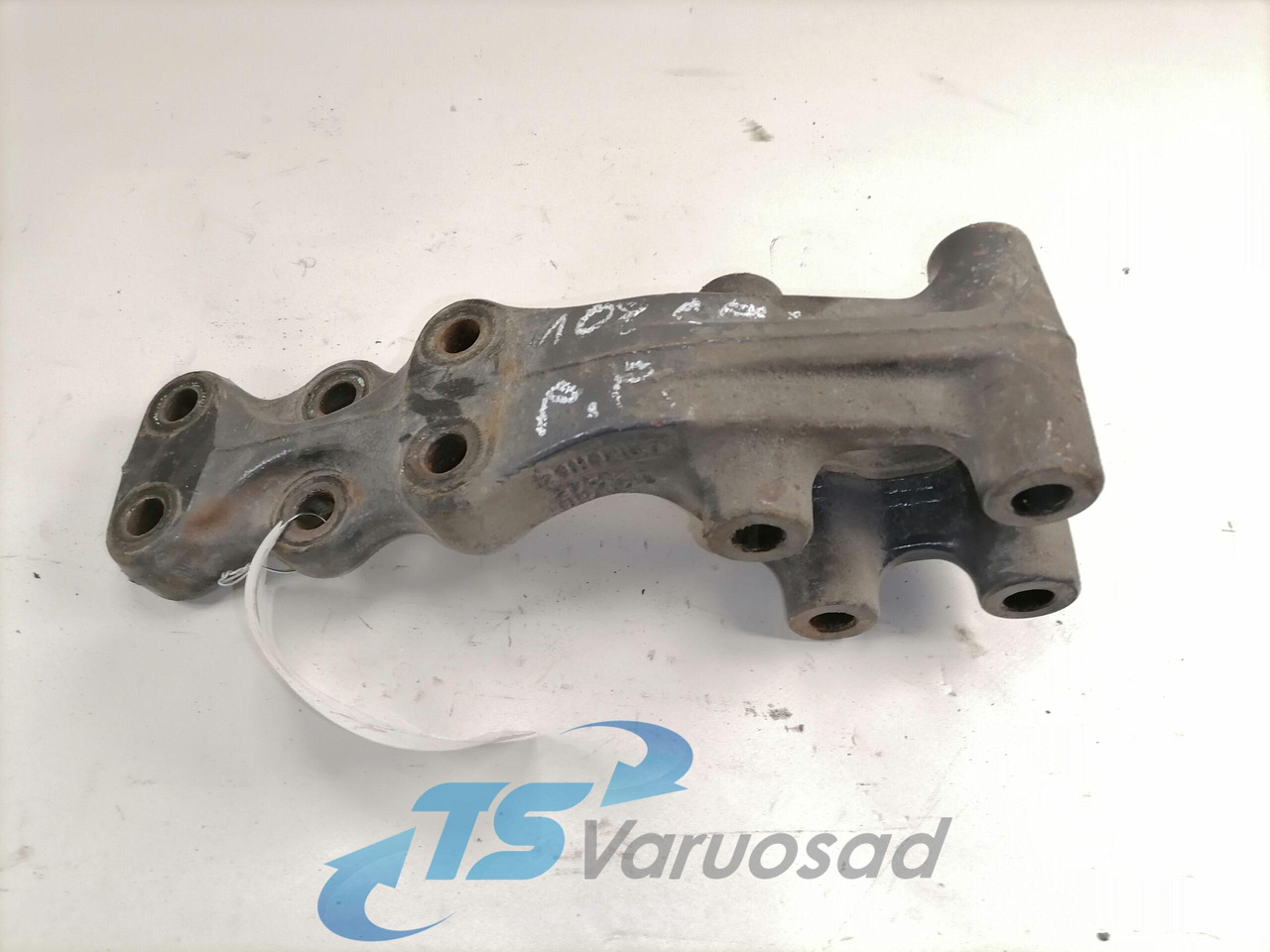 Volvo Kabiini kandur, tagumine 21196590 - Suspension de cabine pour Camion: photos 4 Volvo Kabiini kandur, tagumine 21196590 - Suspension de cabine pour Camion: photos 4