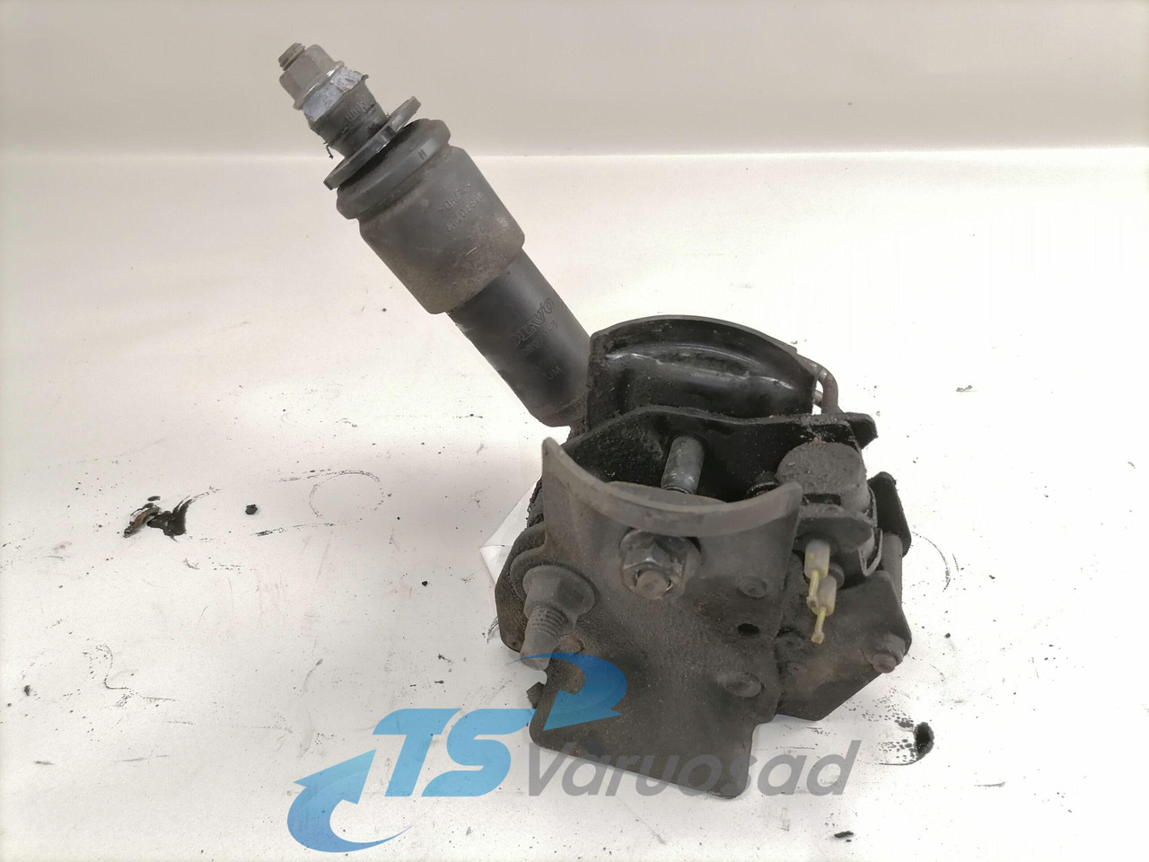 Volvo Kabiini lukusti 22247233 - Suspension de cabine pour Camion: photos 3 Volvo Kabiini lukusti 22247233 - Suspension de cabine pour Camion: photos 3