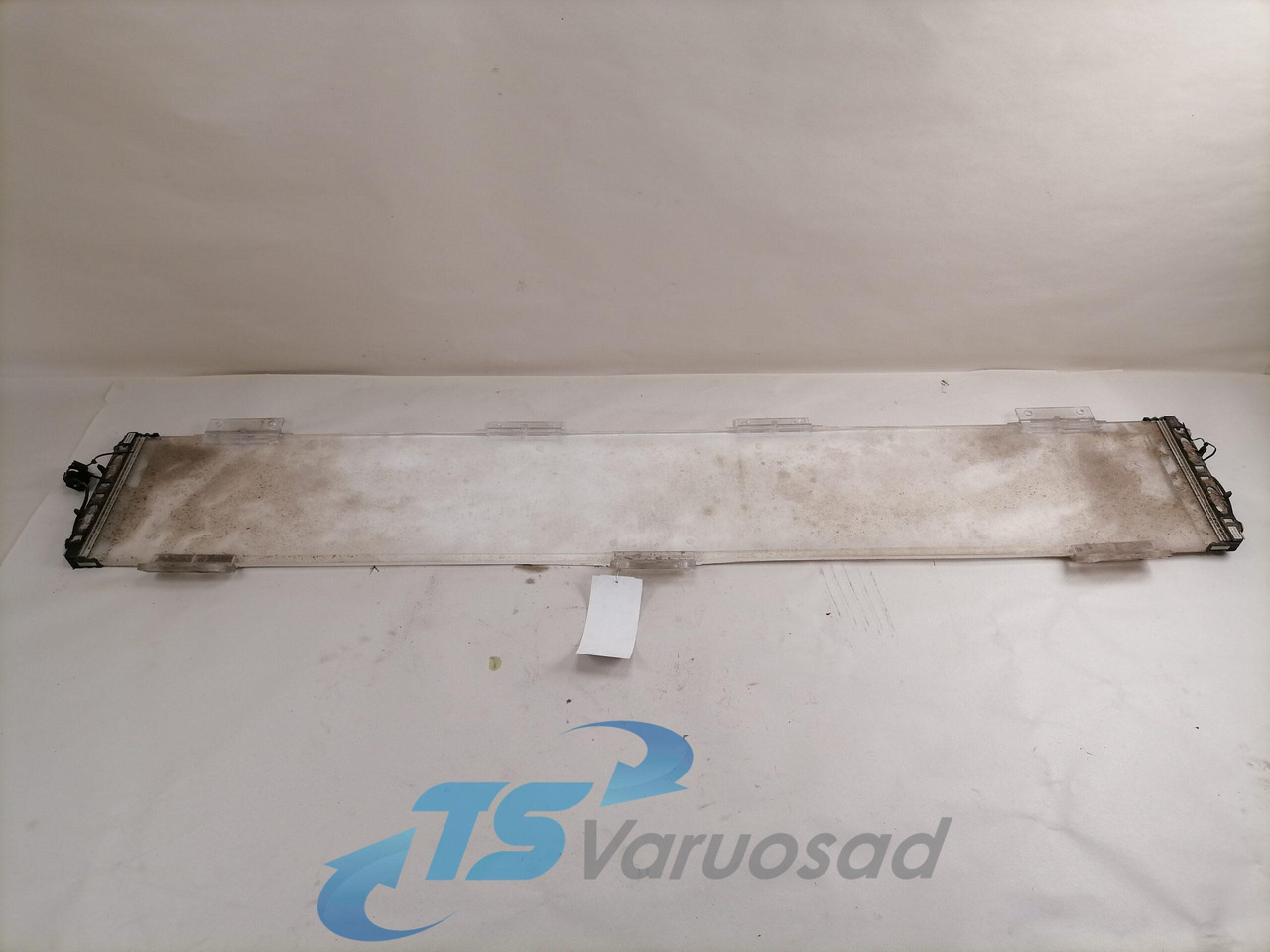 Volvo Kabiini reklaamvalgusti 82098413 - Lumière/ Éclairage pour Camion: photos 2 Volvo Kabiini reklaamvalgusti 82098413 - Lumière/ Éclairage pour Camion: photos 2