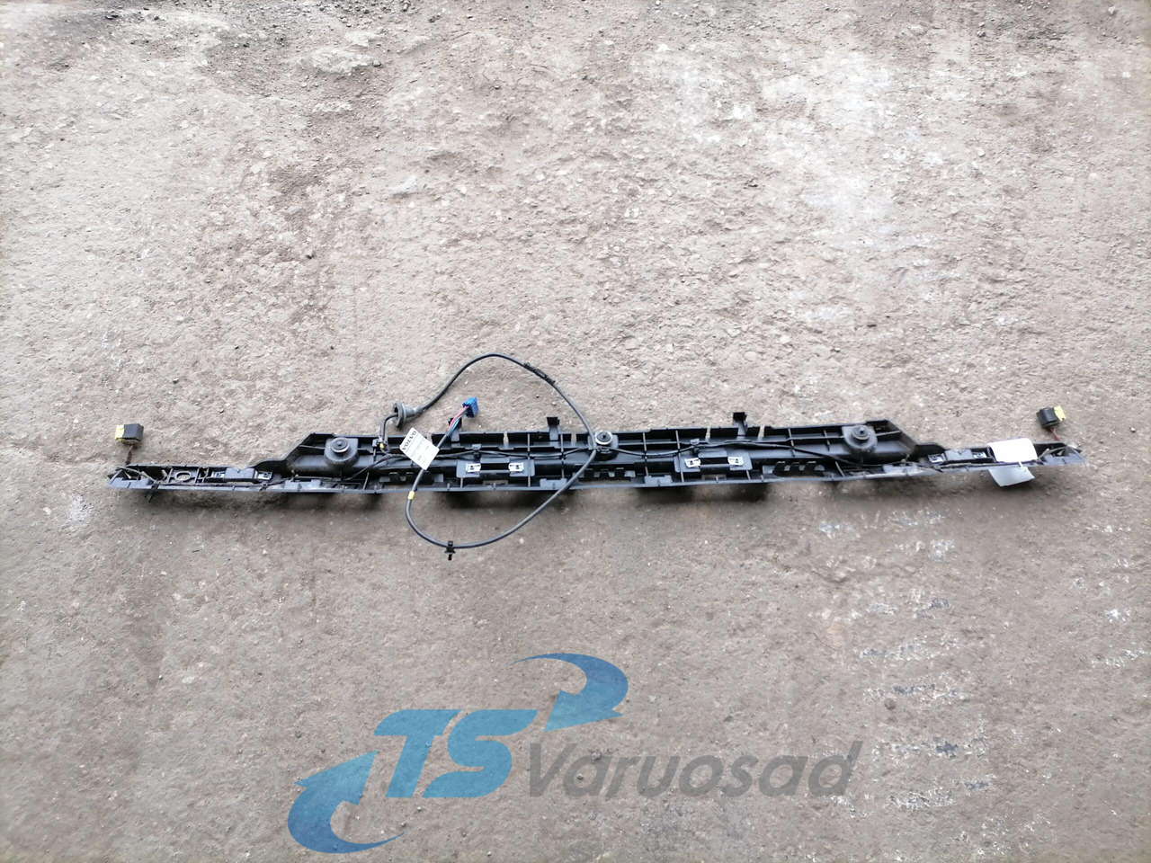 Volvo Kabiini reklaamvalgusti liist 82903982 - Lumière/ Éclairage pour Camion: photos 2 Volvo Kabiini reklaamvalgusti liist 82903982 - Lumière/ Éclairage pour Camion: photos 2