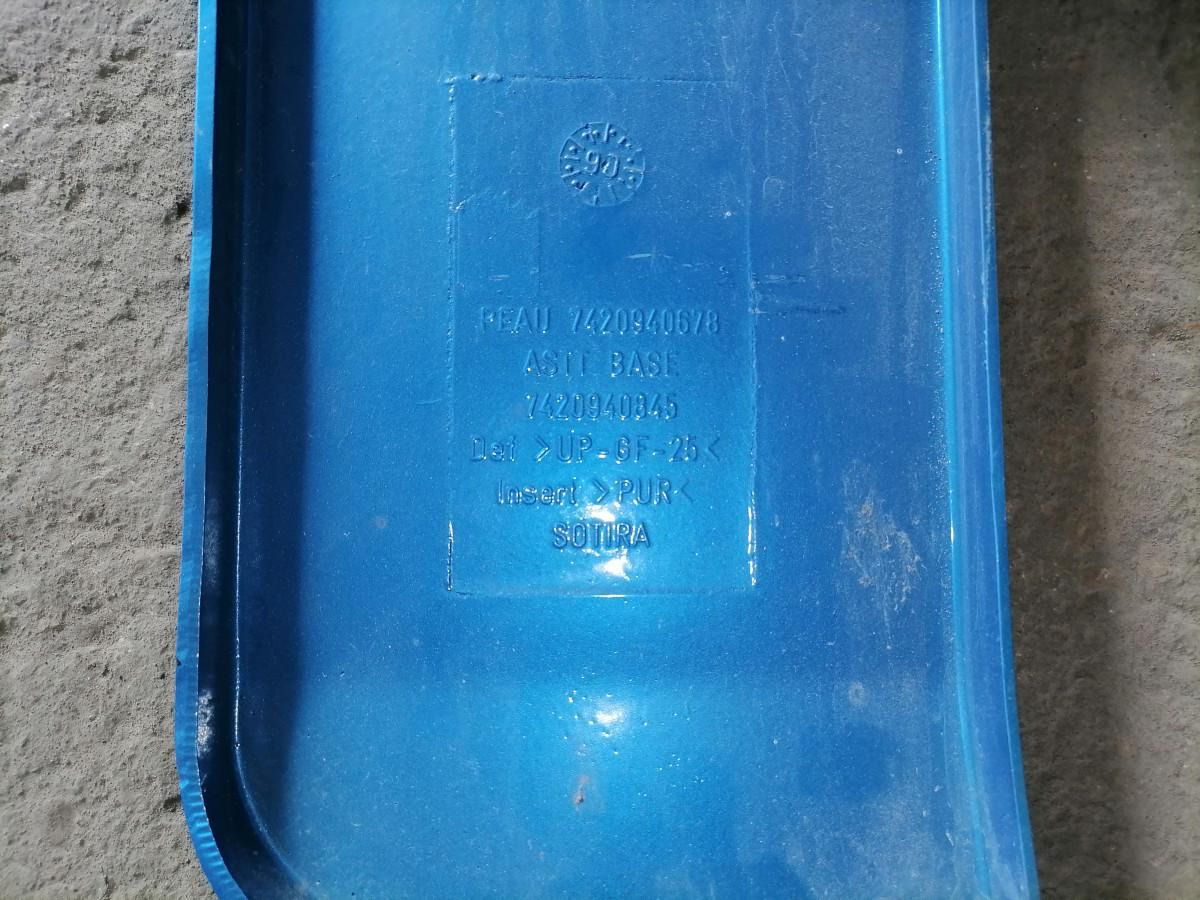 Volvo Kabiini tuulesuunaja, vasak külg 7420940678 - Aérodynamique/ Spoilers pour Camion: photos 5 Volvo Kabiini tuulesuunaja, vasak külg 7420940678 - Aérodynamique/ Spoilers pour Camion: photos 5
